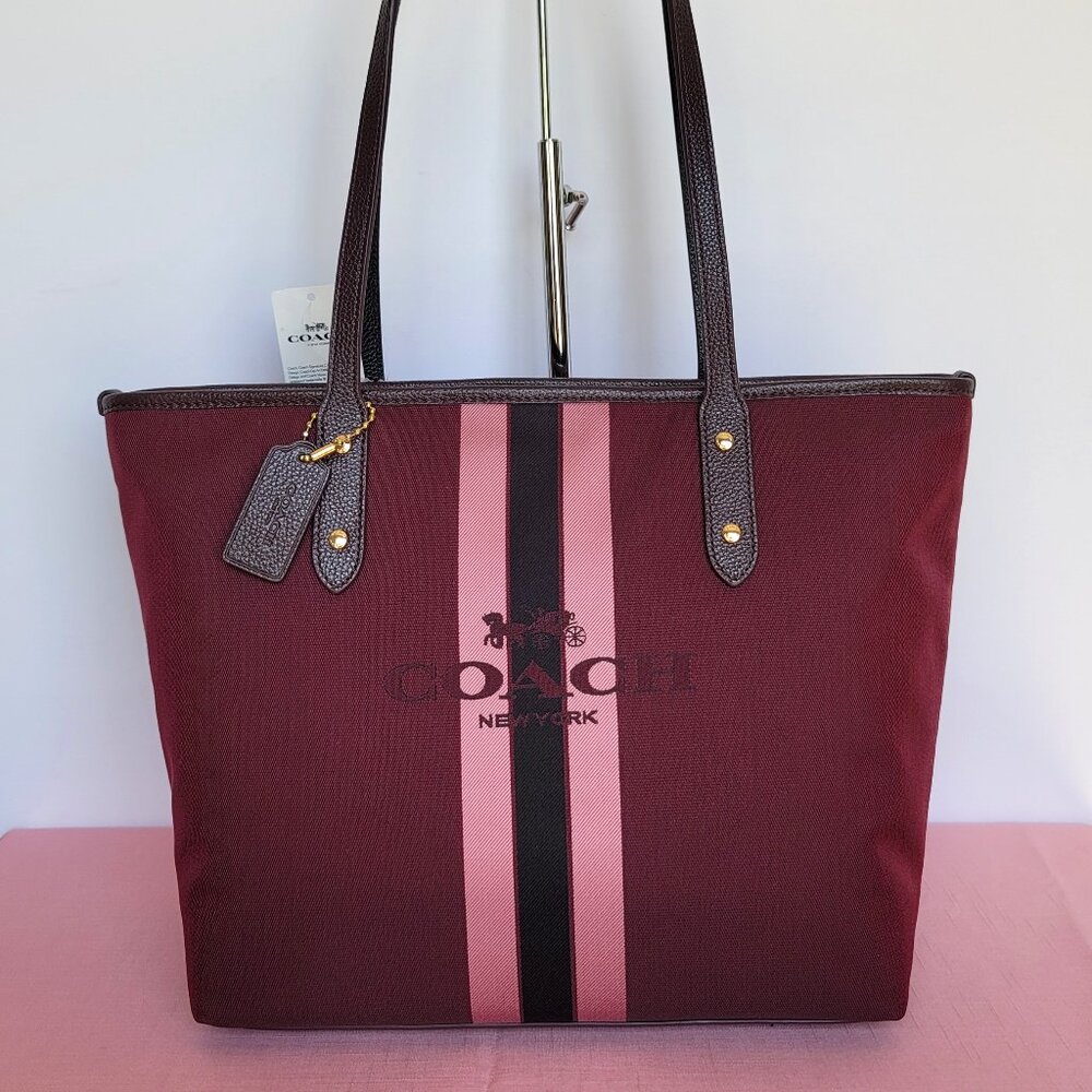 COACH Horse & Carriage Jacquard Fabric City Tote- Oxblood color ⭐